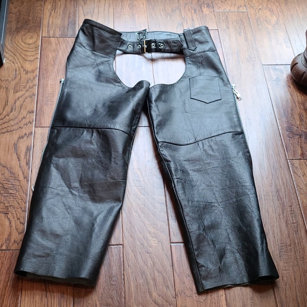 BLACK LEATHER CHAPS